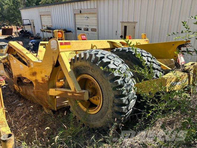 John Deere 1810E 刮土機