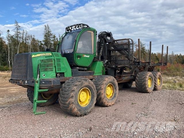 John Deere 1910E Forwarder