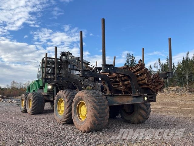 John Deere 1910E Forwarder
