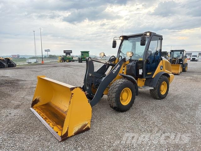 John Deere 204G 輪胎式裝載機