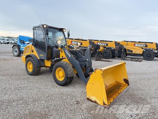 John Deere 204G 輪胎式裝載機