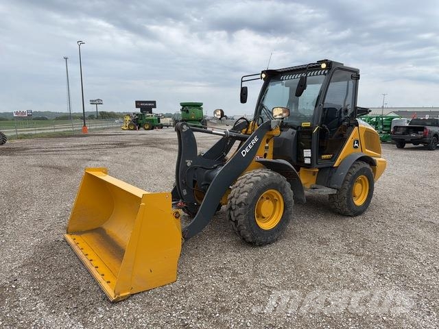 John Deere 204G 輪胎式裝載機