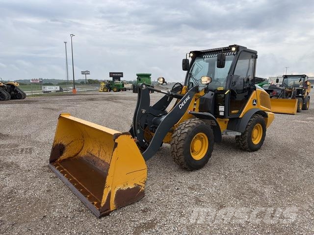 John Deere 204G 輪胎式裝載機
