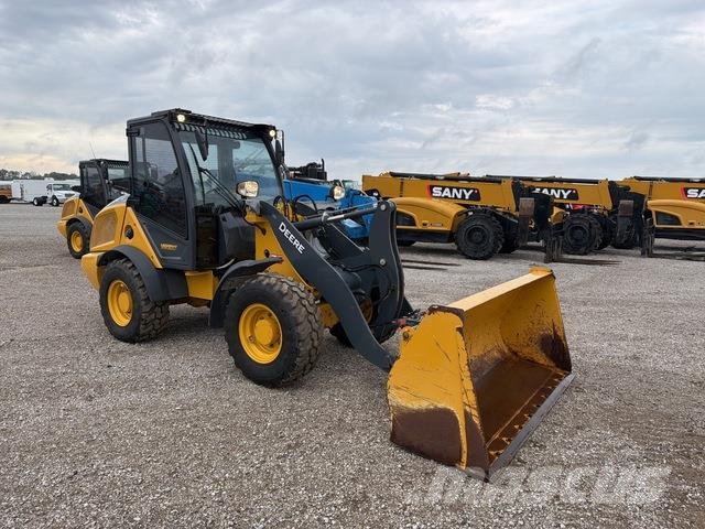 John Deere 204G 輪胎式裝載機