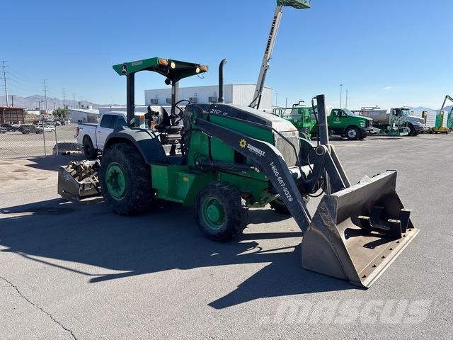 John Deere 210L EP フロントローダーとディガー