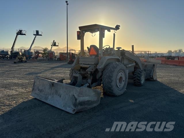 John Deere 210LE Čelné nakladače a rýpadlá