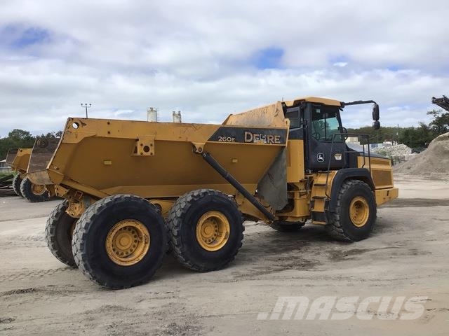 John Deere 260E Liigendraamiga pinnaseveokid