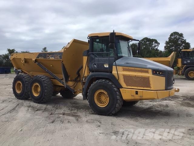 John Deere 260E Liigendraamiga pinnaseveokid