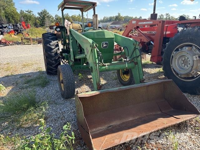 John Deere 2640 جرارات مدمجة