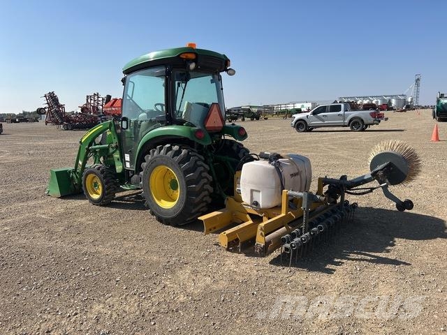John Deere 3039R Compact tractors
