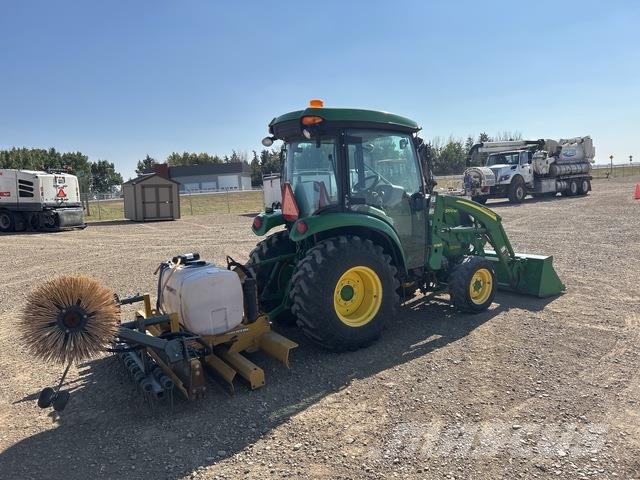 John Deere 3039R Compact tractors