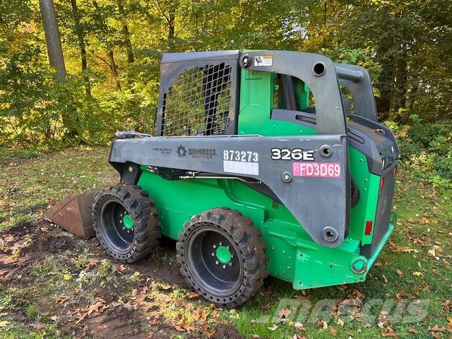 John Deere 326E 滑移轉向裝載機
