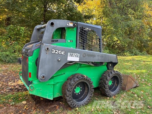 John Deere 326E 滑移轉向裝載機