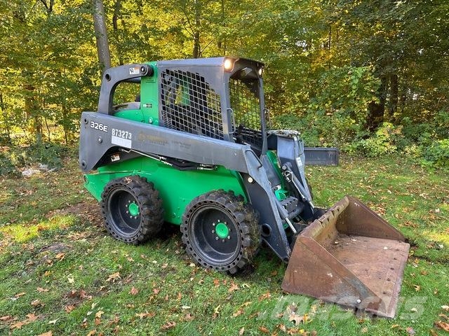 John Deere 326E 滑移轉向裝載機