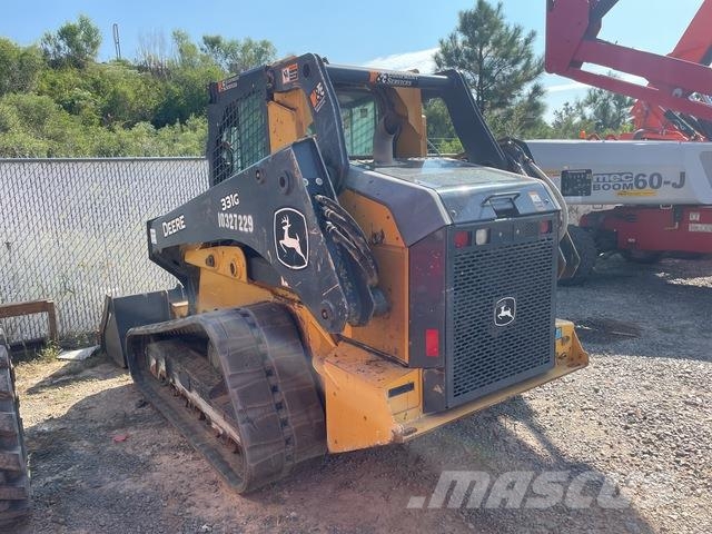 John Deere 331G Smykem řízené nakladače