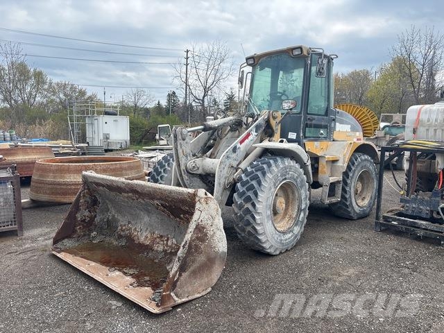 John Deere 344K Kolové nakladače