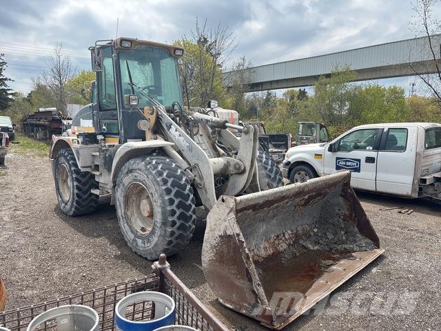 John Deere 344K Gumikerekes homlokrakodók