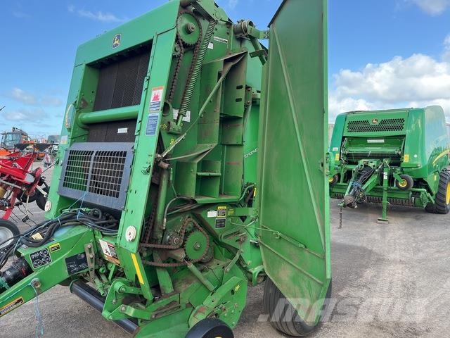 John Deere 468 Presse à balle ronde