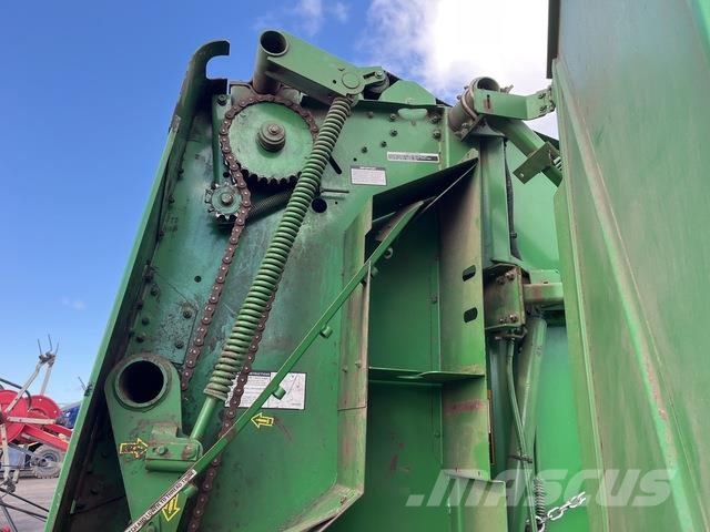 John Deere 468 Presse à balle ronde