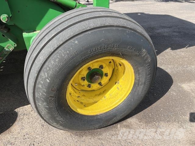 John Deere 468 Presse à balle ronde