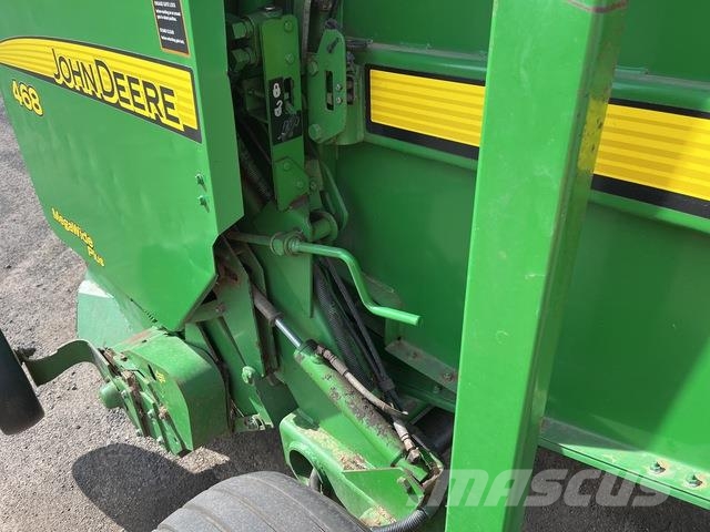 John Deere 468 Presse à balle ronde