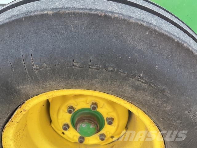John Deere 468 Presse à balle ronde