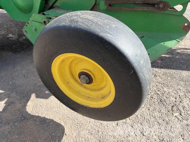 John Deere 468 Presse à balle ronde