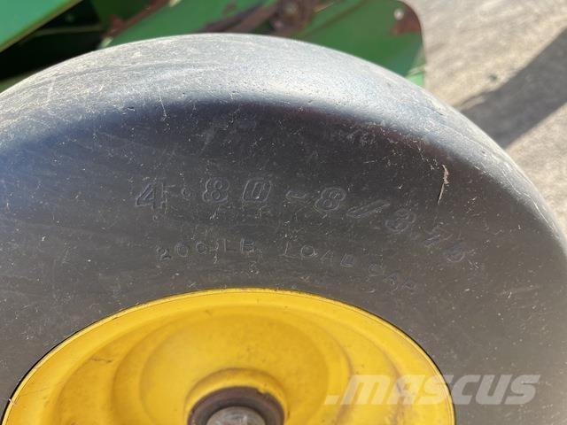 John Deere 468 Presse à balle ronde