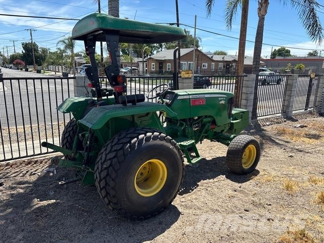 John Deere 5065E جرارات مدمجة