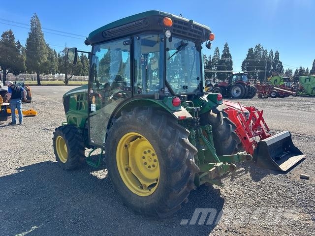 John Deere 5100GN الجرارات