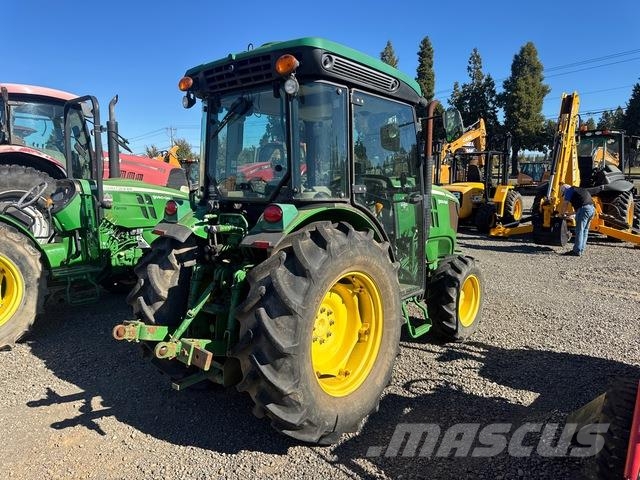 John Deere 5100GN الجرارات