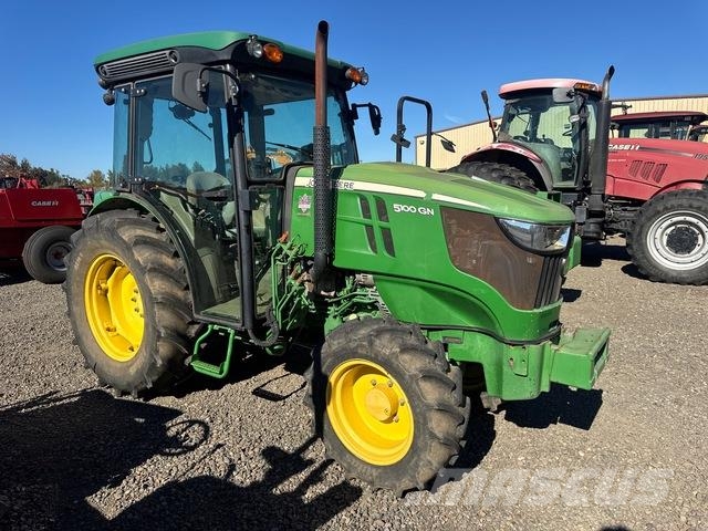 John Deere 5100GN الجرارات