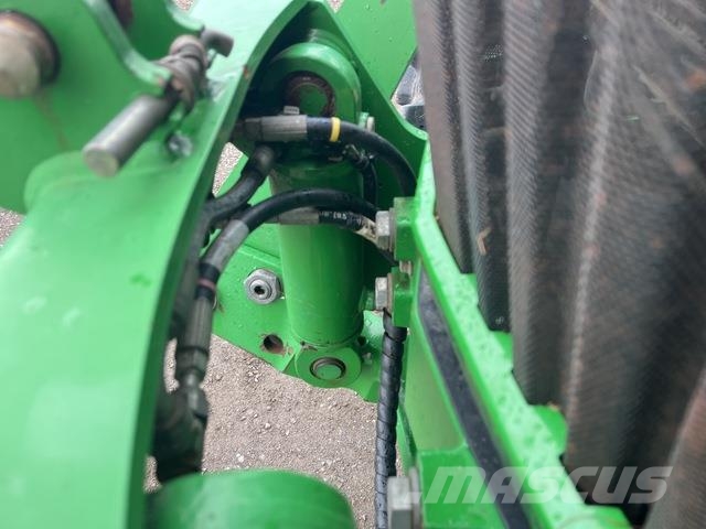 John Deere 5100R Tractors