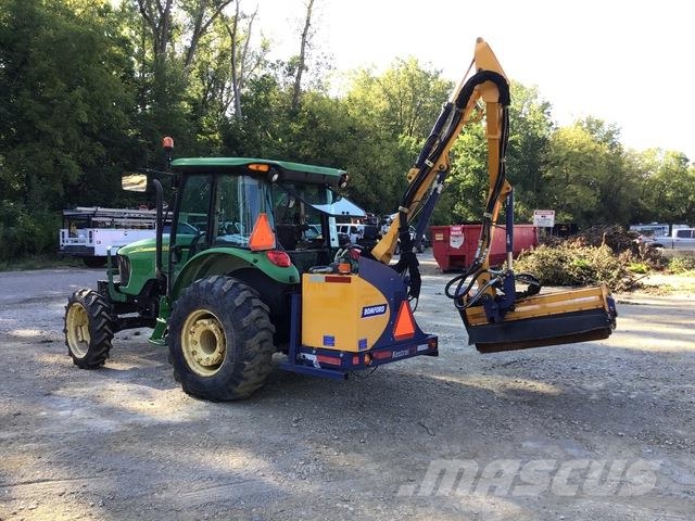 John Deere 5425 جرارات مدمجة