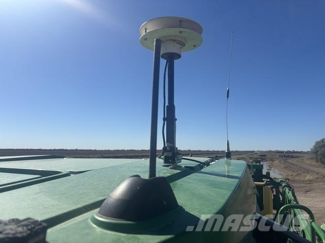 John Deere 616R Self-propelled sprayers