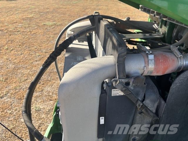 John Deere 616R Self-propelled sprayers