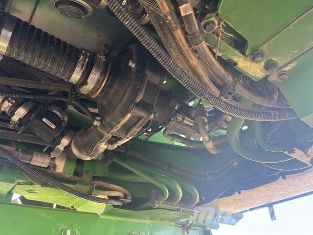 John Deere 616R Self-propelled sprayers
