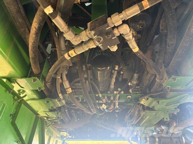 John Deere 616R Self-propelled sprayers