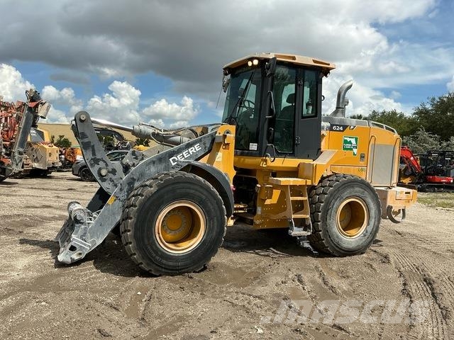 John Deere 624P Iekrāvēji uz riteņiem