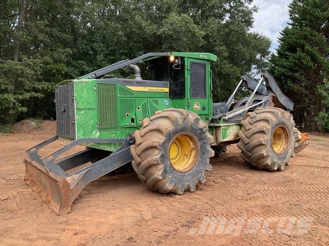 John Deere 648L 粉碎机