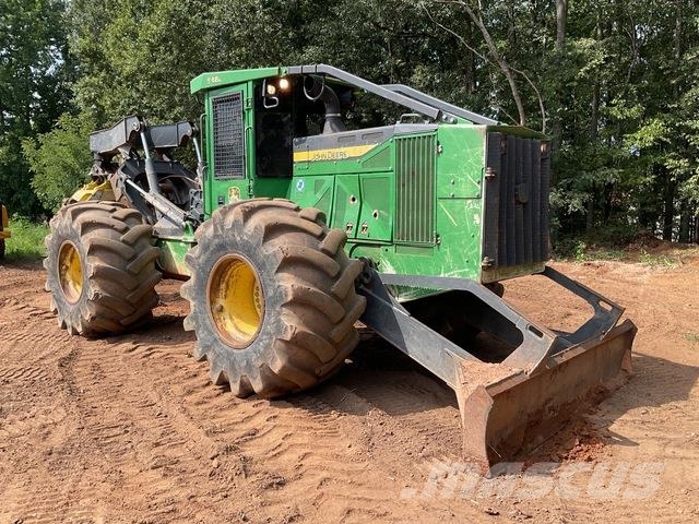 John Deere 648L 粉碎机