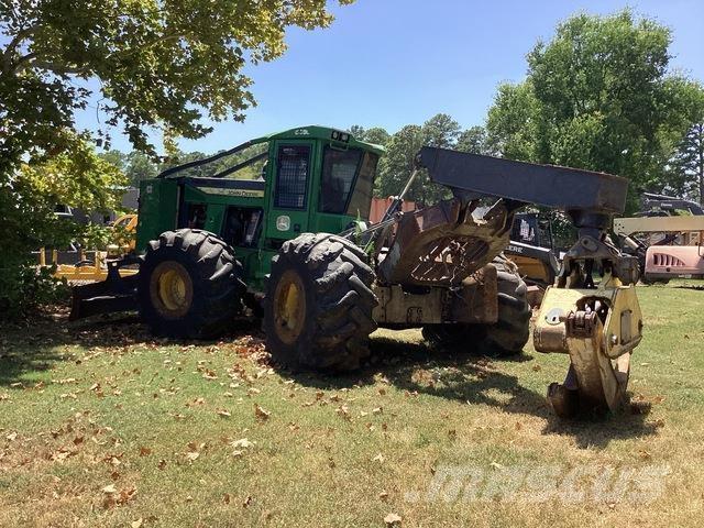 John Deere 648L ساحبات الأشجار