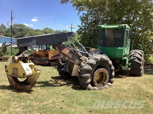 John Deere 648L ساحبات الأشجار