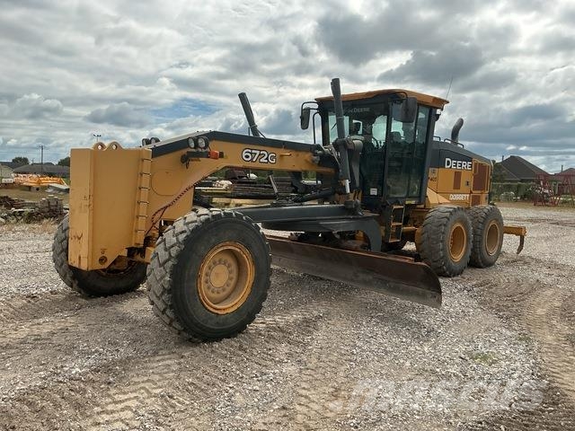 John Deere 672G Грейдери
