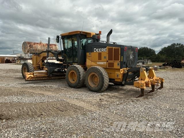John Deere 672G Грейдери