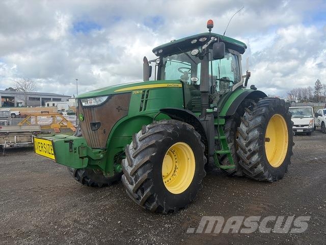 John Deere 7230R الجرارات