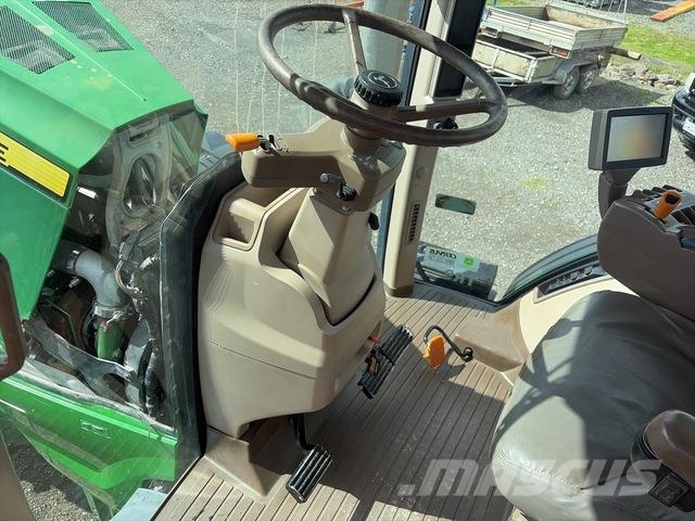 John Deere 7230R الجرارات