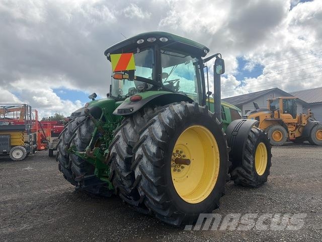 John Deere 7230R الجرارات