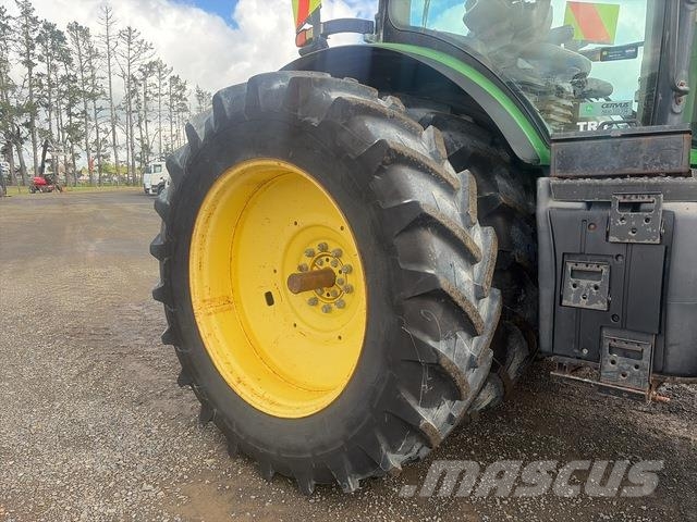 John Deere 7230R الجرارات