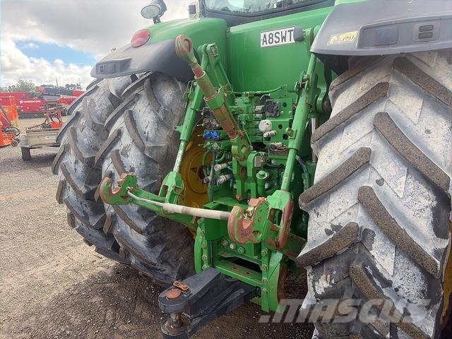 John Deere 7230R الجرارات